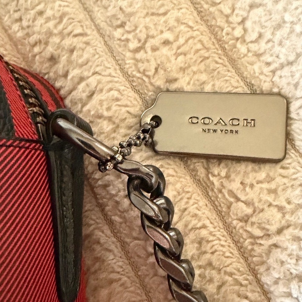 Coach Buffalo Plaid Red Black Leather Crossbody Camera Bag Gunmetal Hardware - Picture 4 of 13